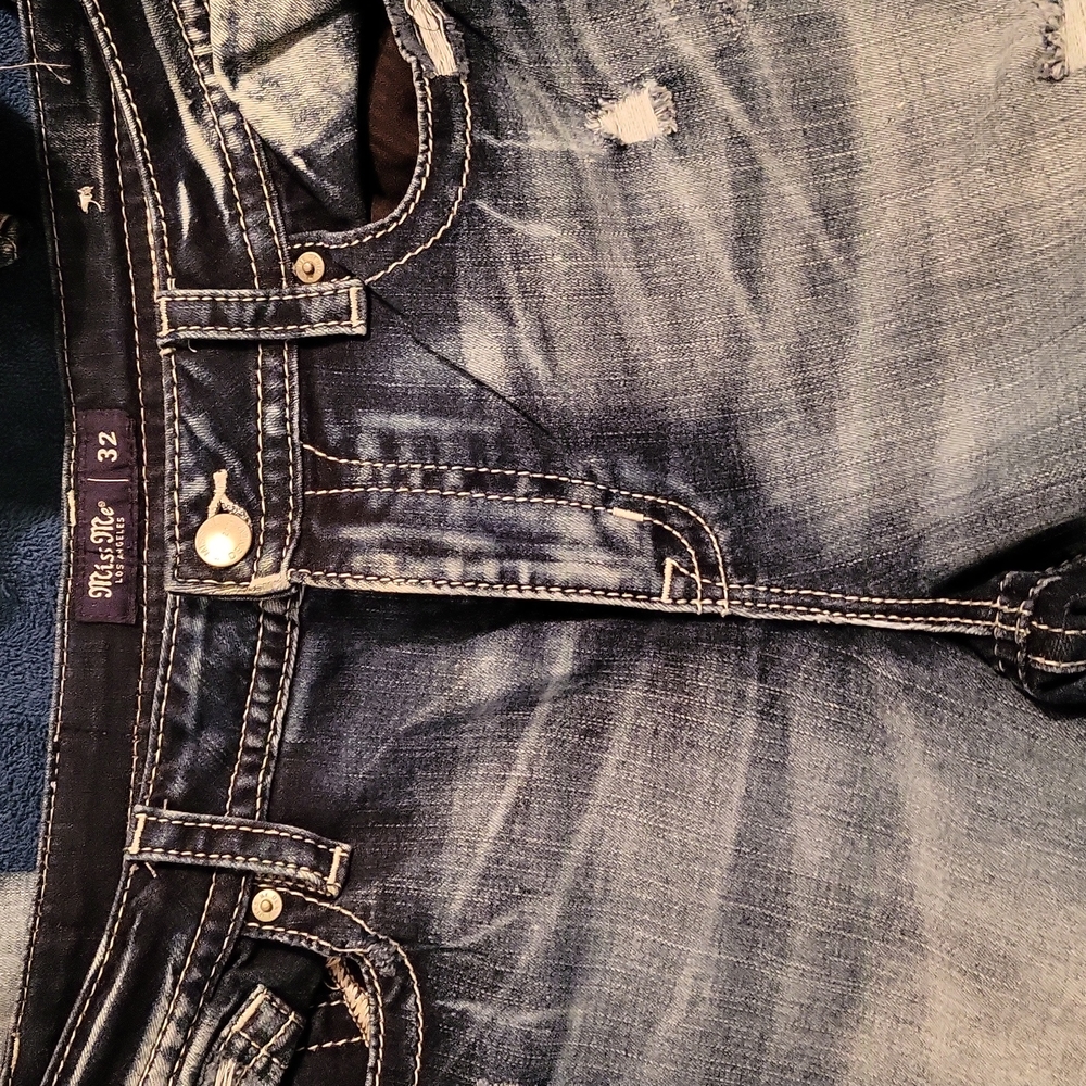 Woman's Buckle Miss Me Jeans